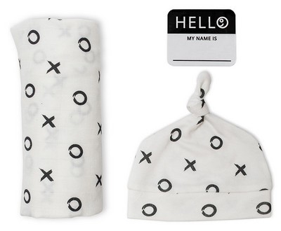 lulujo Set aus Mützchen, Muslin swaddle Mulltuch, Fotosticker - XO